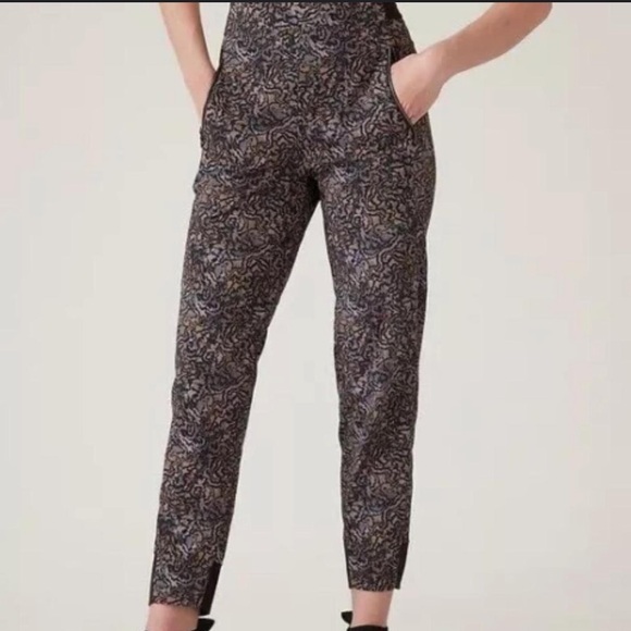 Athleta Trekkie North Joggers in Kinetic Abstract - Picture 3 of 14